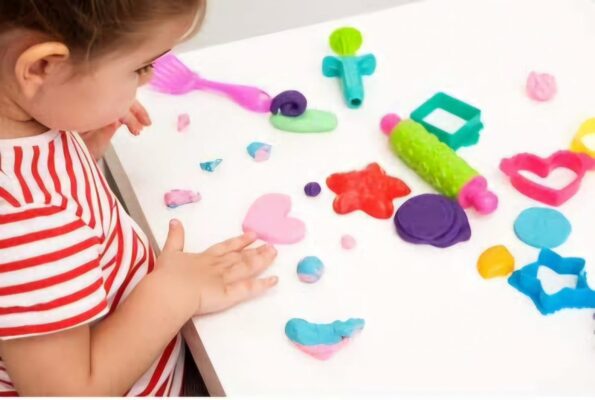 DOMS Soft Modelling Dough Clay 8 Vibrant Shades with 8 Crea…