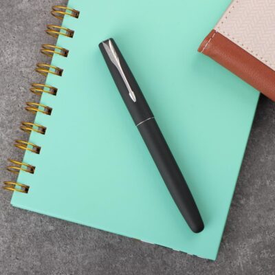 Parker Frontier Matte Black Chrome Trim Fountain Pen | Corp…